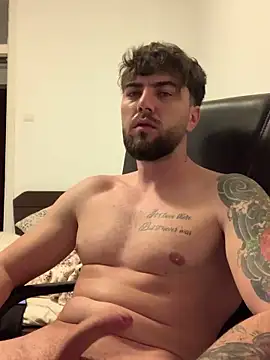 MasterRaylei1 online show from 01-05-26, 06:44