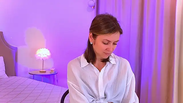 Snapshot of EmeraldGlow chatting on 02-10-26, 02:38 EmeraldGlow online show from 02-10-26, 02:38