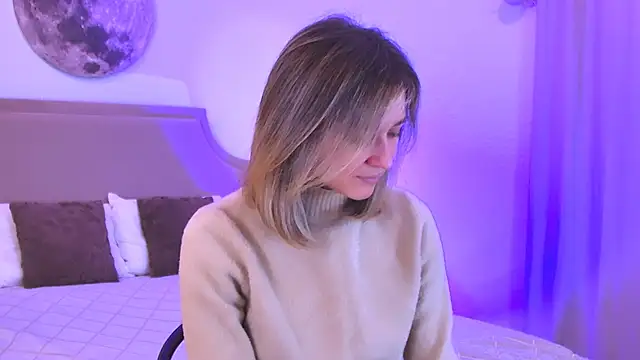 Snapshot of EmeraldGlow chatting on 02-24-26, 02:40 EmeraldGlow online show from 02-24-26, 02:40