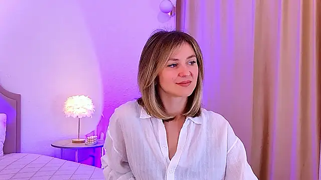 Snapshot of EmeraldGlow chatting on 02-08-26, 02:59 EmeraldGlow online show from 02-08-26, 02:59