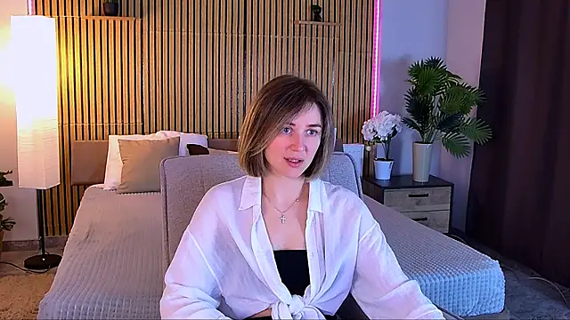 EmeraldGlow online show from 05-04-26, 02:31