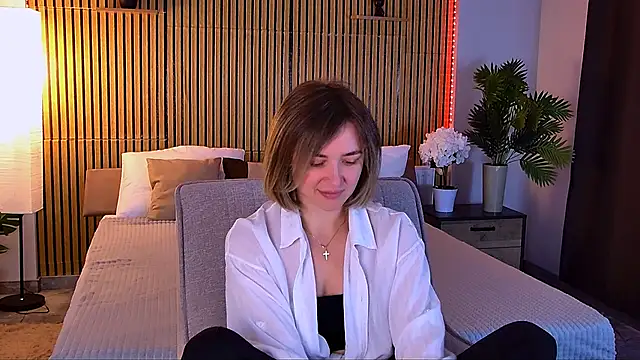 EmeraldGlow online show from 05-02-26, 02:33