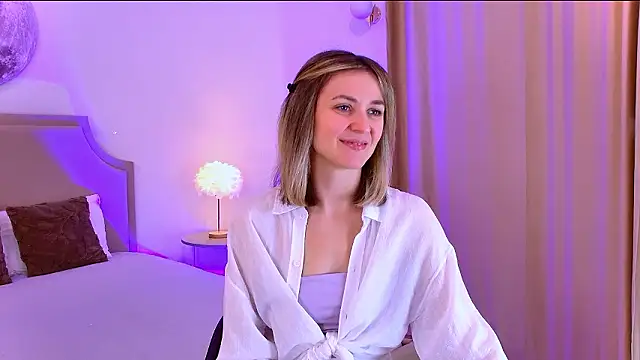 Snapshot of EmeraldGlow chatting on 01-16-26, 02:43 EmeraldGlow online show from 01-16-26, 02:43