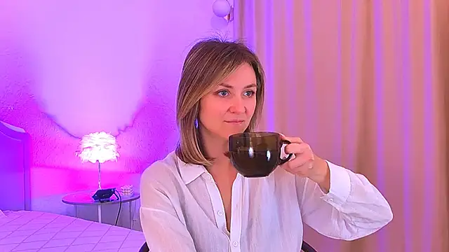 Snapshot of EmeraldGlow chatting on 02-09-26, 02:37 EmeraldGlow online show from 02-09-26, 02:37