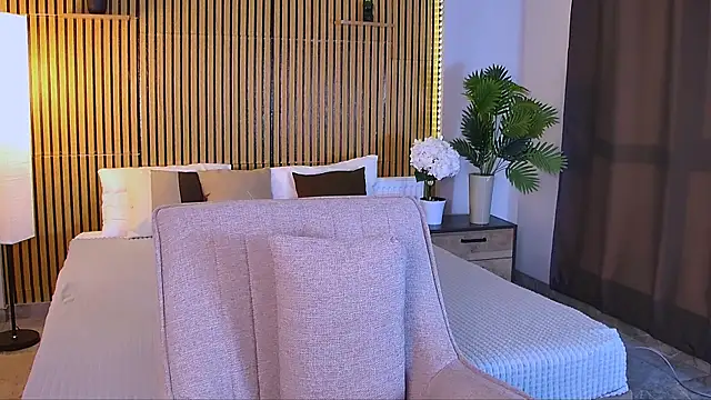 EmeraldGlow online show from 04-16-26, 02:40