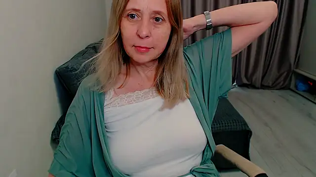 MiLenaMilf online show from 06-01-26, 07:30