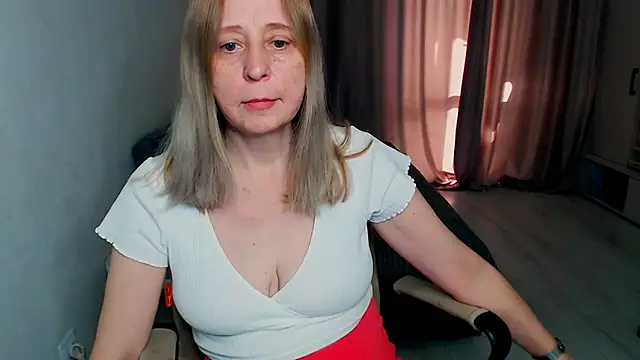 MiLenaMilf online show from 04-28-26, 05:23