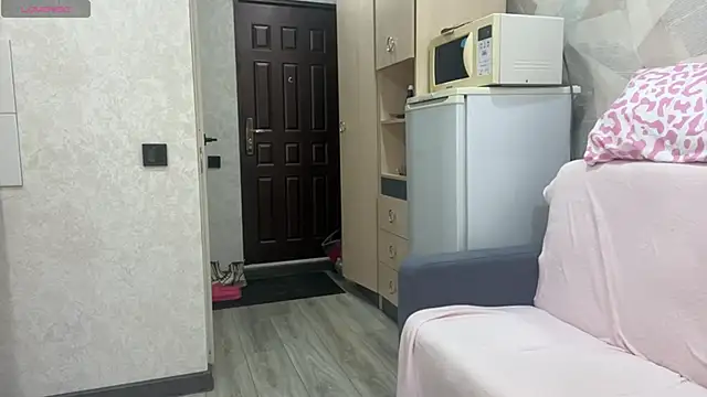 Scarlet cat online show from 04-23-26, 12:29