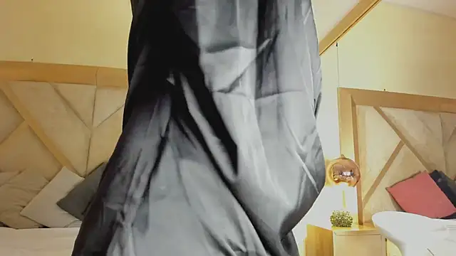 ElenaWatsonn online show from 04-01-26, 08:17