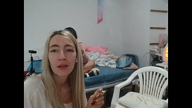 BarbieBlondieGirl online show from 01-09-26, 12:39