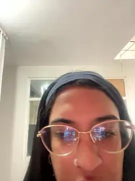 Snapshot of ValentinaEvanz chatting on 01-13-26, 02:54 ValentinaEvanz online show from 01-13-26, 02:54