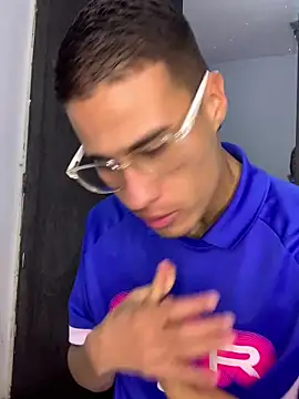 Latin Paisa Boy online show from 01-15-26, 10:35