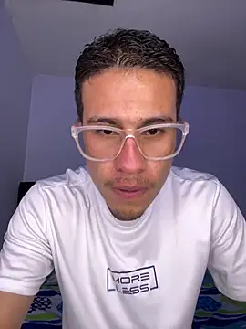 Latin Paisa Boy online show from 02-22-26, 10:33