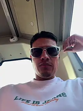 Latin Paisa Boy online show from 02-28-26, 01:00