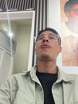 Latin Paisa Boy online show from 03-16-26, 10:23