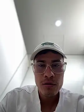 Latin Paisa Boy online show from 04-09-26, 05:19