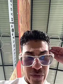 Snapshot of Latin_Paisa_Boy chatting on 05-31-26, 06:09 Latin Paisa Boy online show from 05-31-26, 06:09