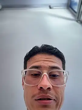 Latin Paisa Boy online show from 03-15-26, 08:38