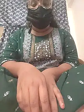 Snapshot of MaggieTelugu-15 chatting on 02-13-26, 08:36 MaggieTelugu-15 online show from 02-13-26, 08:36