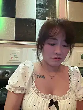 Molly-xiao online show from 05-21-26, 12:02