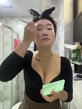 Molly-xiao online show from 04-18-26, 01:41
