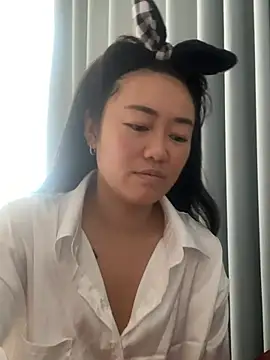 Molly-xiao online show from 05-02-26, 03:56