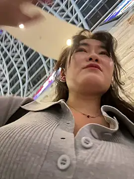 Molly-xiao online show from 05-23-26, 01:32