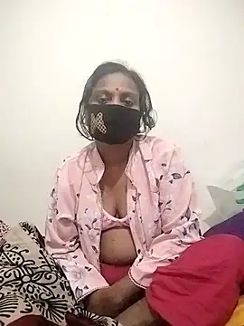 Snapshot of Hot_Sweety02 chatting on 01-14-26, 10:35 Hot Sweety02 online show from 01-14-26, 10:35