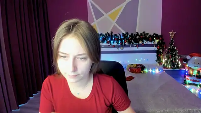 Snapshot of SerenityWild chatting on 12-23-25, 06:34 SerenityWild online show from 12-23-25, 06:34