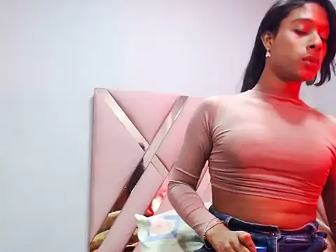 latina ts july online show from 03-01-26, 06:13