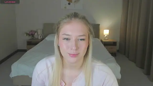 ChloeAlba online show from 01-12-26, 04:08