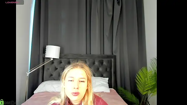 ChloeAlba online show from 04-18-26, 02:58