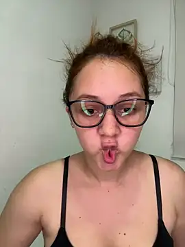 heizelll online show from 05-21-26, 03:26