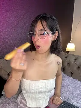 luna gv online show from 02-20-26, 10:39