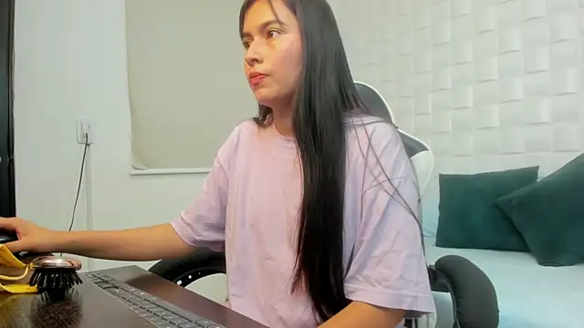 lila lain online show from 01-07-26, 02:49