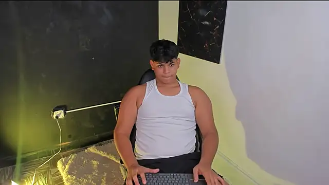 Nicole and thiago1 online show from 02-18-26, 09:00