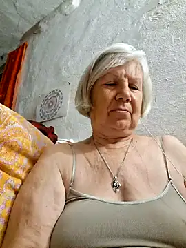 Snapshot of KlaudiaDarling chatting on 06-14-26, 07:04 KlaudiaDarling online show from 06-14-26, 07:04