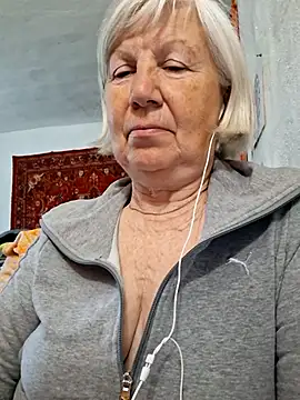 KlaudiaDarling online show from 05-11-26, 08:05