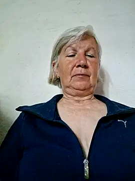 KlaudiaDarling online show from 05-15-26, 09:29