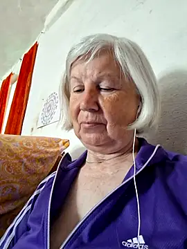 KlaudiaDarling online show from 05-12-26, 10:43