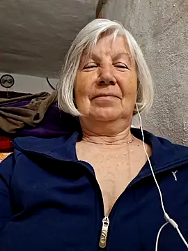 KlaudiaDarling online show from 05-05-26, 06:44