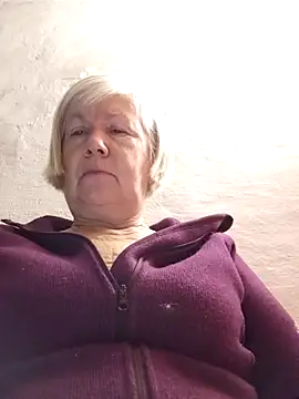 Snapshot of KlaudiaDarling chatting on 01-05-26, 10:24 KlaudiaDarling online show from 01-05-26, 10:24