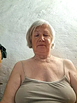 Snapshot of KlaudiaDarling chatting on 06-15-26, 02:17 KlaudiaDarling online show from 06-15-26, 02:17