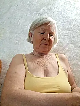 Snapshot of KlaudiaDarling chatting on 06-17-26, 10:14 KlaudiaDarling online show from 06-17-26, 10:14
