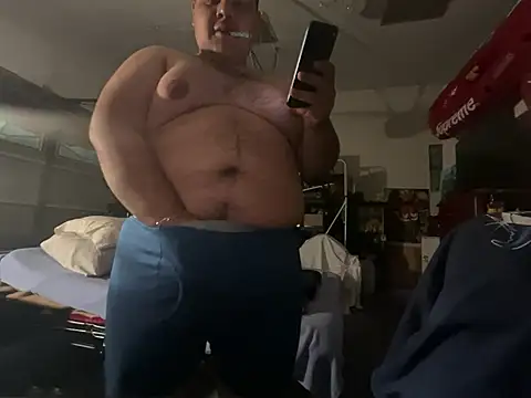 Snapshot of Daddy21___ chatting on 07-19-26, 04:21 Daddy21 online show from 07-19-26, 04:21