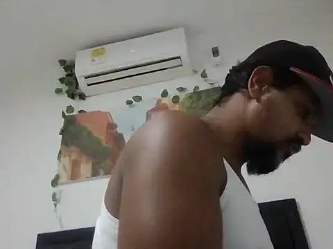 Snapshot of bigdick211292 chatting on 03-14-26, 02:01 bigdick211292 online show from 03-14-26, 02:01