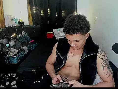 Snapshot of Dres4U chatting on 02-21-26, 06:26 Dres4U online show from 02-21-26, 06:26