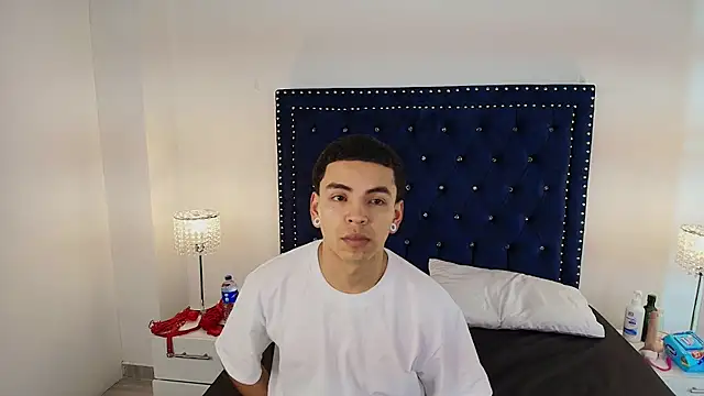 Jaden and sofia online show from 05-07-26, 03:44