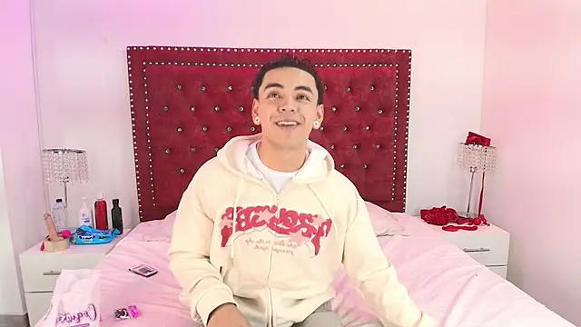 Jaden and sofia online show from 06-10-26, 03:19