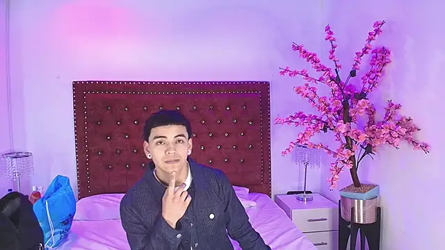 Jaden and sofia online show from 05-31-26, 03:01
